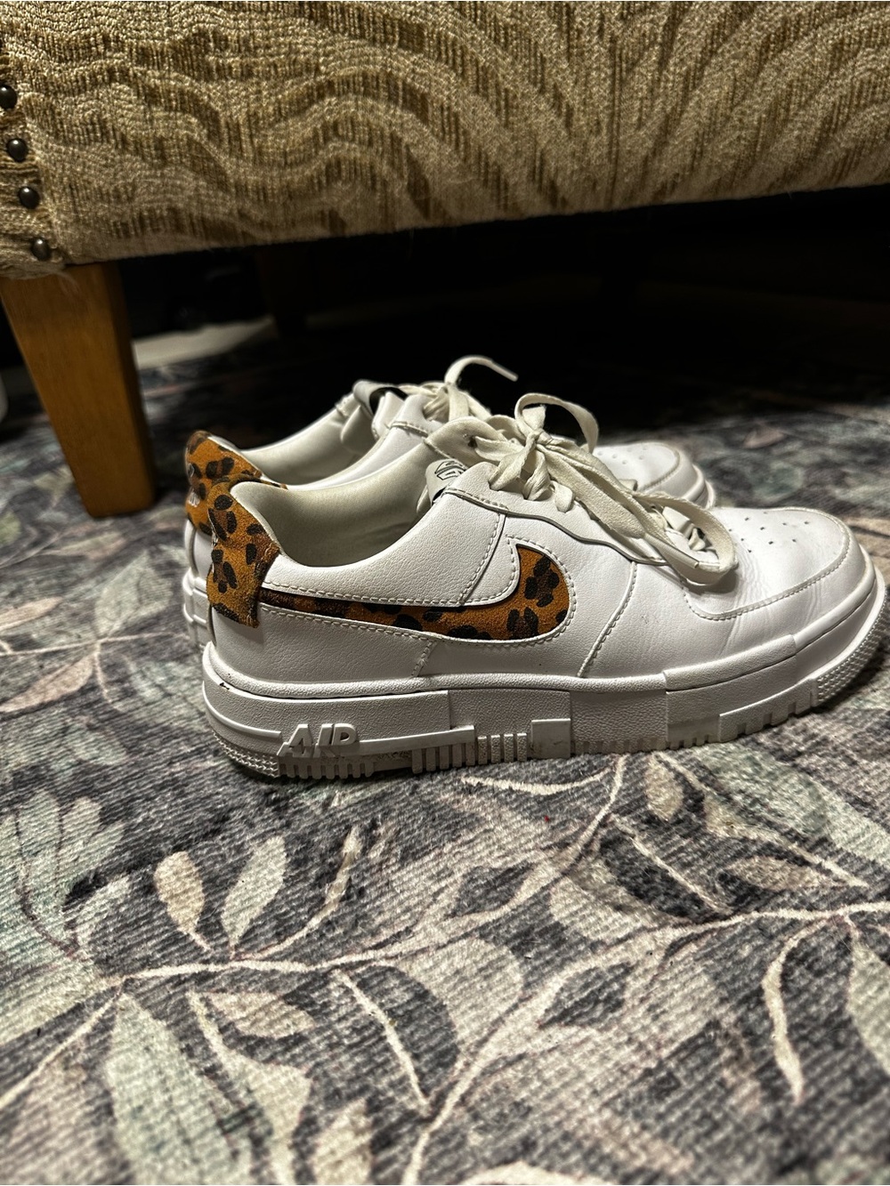 Nike White Sneakers with Leopard Swoosh and Heel Accent airforce - Picture 2 of 8